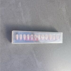 Static Nails Reusable Pop-On Manicures in a Lavender French